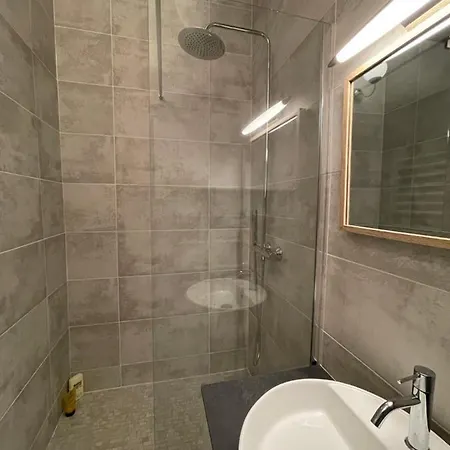 Апартаменты Maison De Cosy Canal Saint Martin